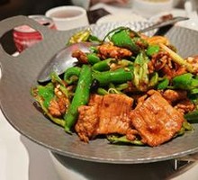 Premium Stir-Fried Pork with Green Peppers
