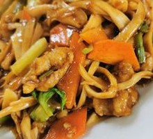 Stir-Fried Pork with Chestnut Mushrooms