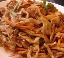 Stir-fried Pork with Chestnut Mushrooms