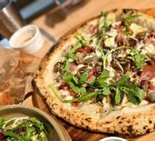 Truffle Mushroom Ham Pizza
