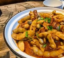 Golden Hook Meat Dumplings