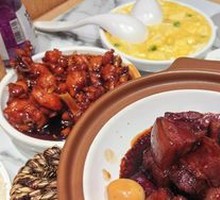 Braised Pork Belly in Clay Pot