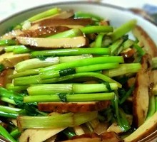 Water Celery with Salted Pork and Fried Tofu