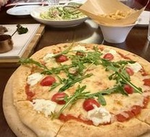 Burrata Buffalo Cheese Pizza