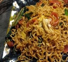 Spicy Stir-Fried Instant Noodles