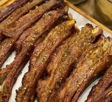 Juicy Charcoal-Roasted Lamb Ribs