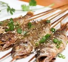 Charcoal-grilled small yellow croaker