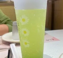 Hand-Picked Green Grape Sparkling Drink