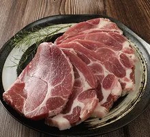 Thin-sliced pork belly