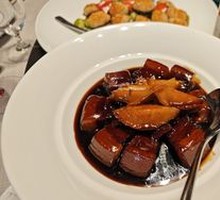 Su Yuan Abalone Braised Pork with Rice Wine Steamed Buns