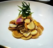 Scallop with Tiger Vegetable Salad