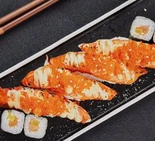 Grilled Emperor Crab Sushi