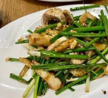 Stir-fried脆肉鲩 with Ginger and Scallions