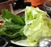 Romaine lettuce and Chinese chives