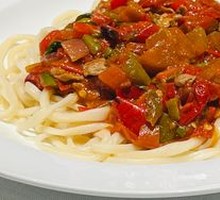 Spicy Chili Stir-Fried Meat Noodles