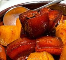 Signature Braised Pork with Radish