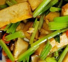 Stir-fried Tofu with Celery