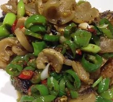 Stir-fried Green Pepper with Pork Cracklings