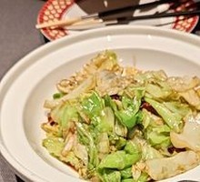 Spicy Stir-Fried Cabbage