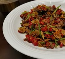 Stir-Fried Beef with Yellow Onion