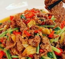 Stir-Fried Beef with Yellow Onion