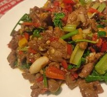 Stir-Fried Beef with Yellow Onion