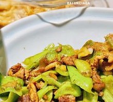 Zhangshu Port Pepper Stir-Fried with Black Pork