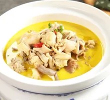 Pig's stomach stewed with wild chicken