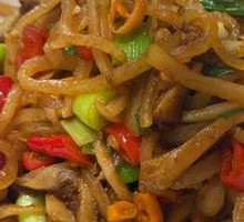Sour Radish Stir-Fried Beef Tripe