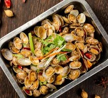 Spicy Stir-Fried Clams