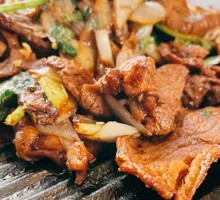 Beijing-style Grilled Meat on Iron Skillet