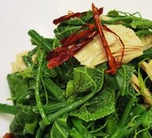 Stir-fried Loofah Tips with Fresh Tofu Skin