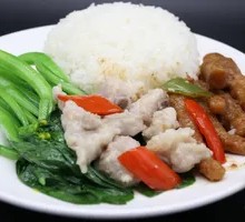 Spare Ribs and Chicken Feet Rice