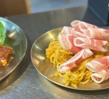 Sour Cabbage with Pork Belly