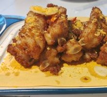 Golden Garlic Pork Ribs