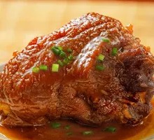 Red Oil Pig's Trotter with Crispy Skin