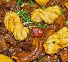 Stewed Goose in Iron Pot