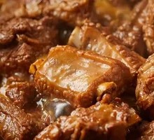 Stewed Pork Ribs in Iron Pot