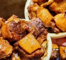 Stewed Goose in Iron Pot