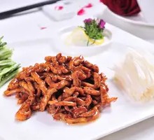 Traditional Beijing-style Shredded Pork in Soy Sauce