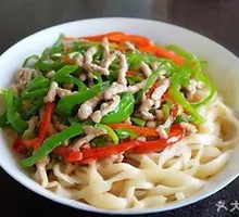 Spicy Pepper and Pork Noodles