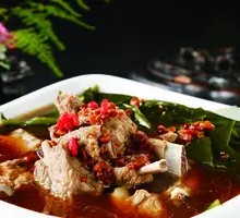 Braised Pork and Steamed Bun