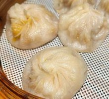 手拆蟹黄汤包