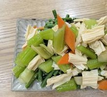 Knife-Pounded Cucumber