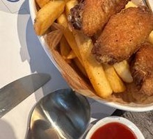 Fried Chicken Wings with Fries