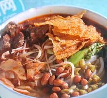 Beef Shank Rice Noodles with Snail Soup