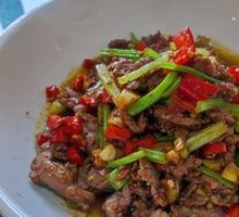 Stir-Fried Beef with Yellow Onion