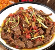Stir-Fried Beef with Yellow Onion