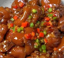 Special Flavor Pot-Braised Pig's Feet