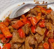 Stir-Fried Beef with Yellow Onion